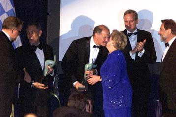 Το ζήτημα των αγνοουμένων έθεσε ο Γ.Παπανδρέου στον Ισμαήλ Τζεμ