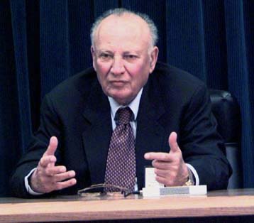 Στο νοσοκομείο ο Κληρίδης – Αναβάλλεται ίσως ο τρίτος γύρος των εκ του σύνεγγυς συνομιλιών