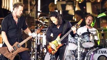 Οι Metallica στρέφονται τώρα κατά των χρηστών του Napster