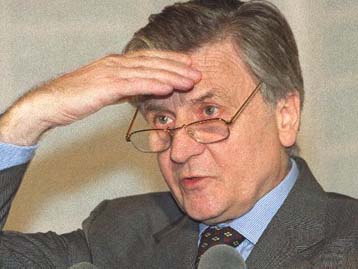 Η πορεία του ευρώ θα κρίνει την τύχη του διοικητή της Τράπεζας της Γαλλίας