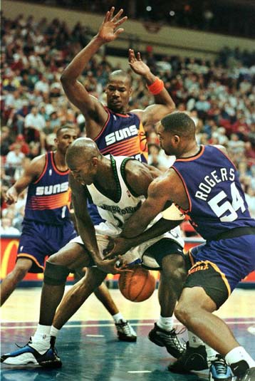 Ο Ρότζερς καλύτερος έκτος παίκτης