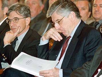 Θετική αλλά με αυστηρές συστάσεις η έκθεση της Ευρωπαϊκής Επιτροπής