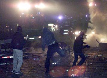 Ο γύρος του κόσμου της Εργατικής Πρωτομαγιάς του 2000