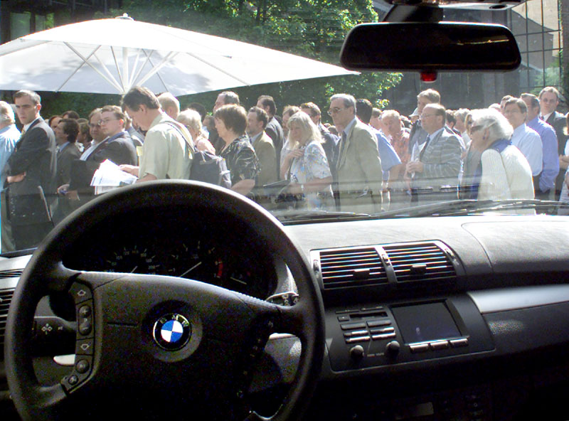 Επιστροφή στα κέρδη για την BMW