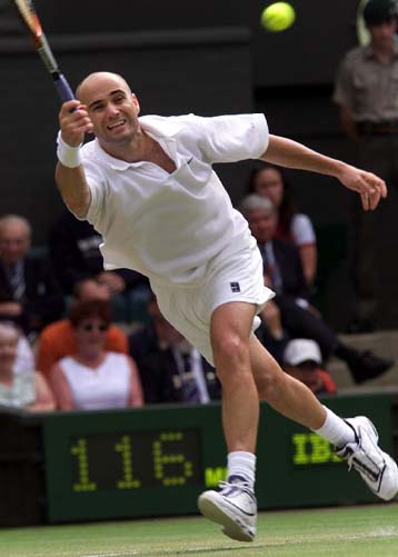 Δύσκολη πρόκριση για τον Αγκάσι, σε αντίθεση με τη Χίνγκις