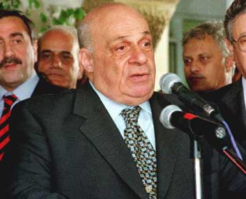 Σχέδιο για κυπριακή συνομοσπονδία αναμένεται να καταθέσει στον ΟΗΕ ο Ντενκτάς