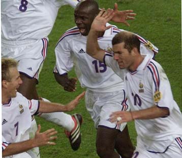 Αισιόδοξοι όχι όμως και υπερόπτες οι Γάλλοι εν όψει τελικού