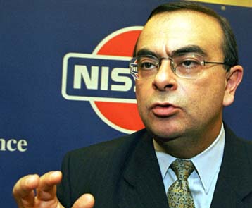 Η ισχυρή στερλίνα πλήττει τη βιομηχανία και τις επενδύσεις στη Βρετανία, υποστηρίζει η Nissan