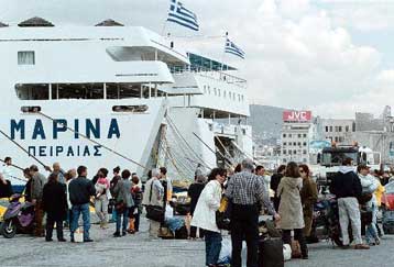Προβλήματα από τη μείωση των δρομολογίων των ταχύπλοων – Πυροσβεστικές δηλώσεις Παπουτσή