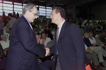 Την ευθύνη για το εκλογικό αποτέλεσμα του ΣΥΝ ανέλαβε ο Ν.Κωνσταντόπουλος στο συνέδριο