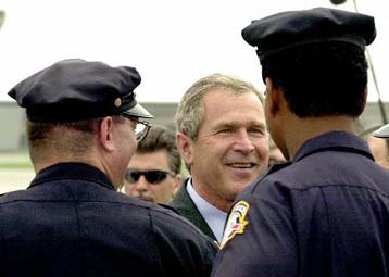 Αυξάνει η διαφορά του Μπους από τον Γκορ, σύμφωνα με νέα δημοσκόπηση