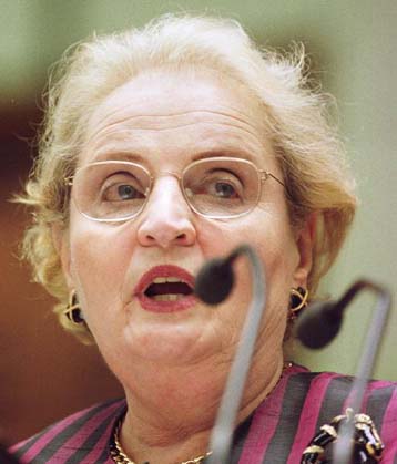 Στη Μέση Ανατολή και πάλι η Ολμπράιτ – Απειλές εκτοξεύει η Χαμάς