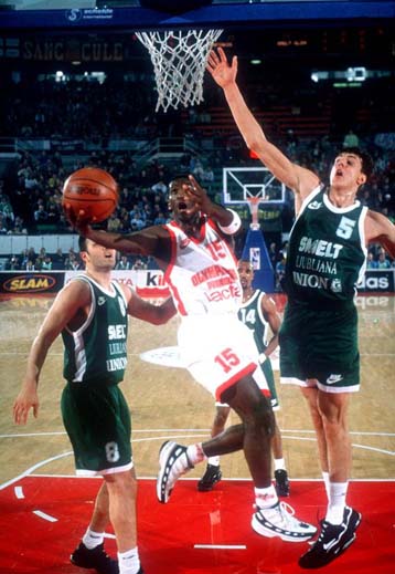 Επιστροφή Ρίβερς στο λιμάνι