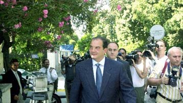 Αλλαγές στο οργανωτικό σχήμα της ΝΔ ανακοινώνει σήμερα ο Κ.Καραμανλής