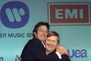 Σε συμφωνία κατέληξαν ΕΜΙ-Warner