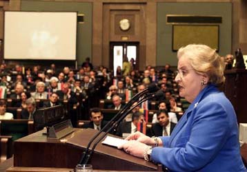 Δριμεία κριτική της Human Rights Watch κατά της Διεθνούς Διάσκεψης για τη Δημοκρατία