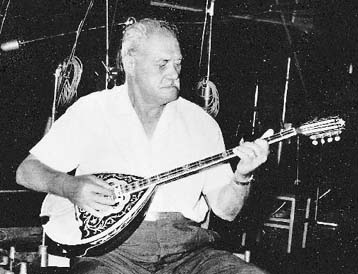 Μουσικές διαδρομές στους δρόμους… του Μάρκου Βαμβακάρη