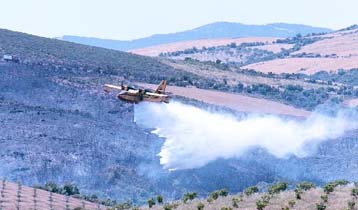 Σε εξέλιξη οι πυρκαγιές στο Σχιστό και τα Καμένα Βούρλα – Yπό έλεγχο άλλες τρεις