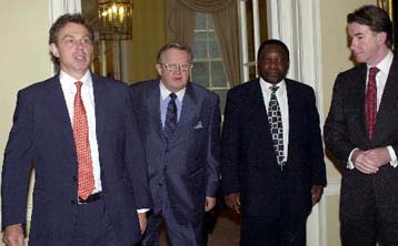 Ικανοποιημένοι οι διεθνείς επιθεωρητές για την αποθήκευση των όπλων του IRA