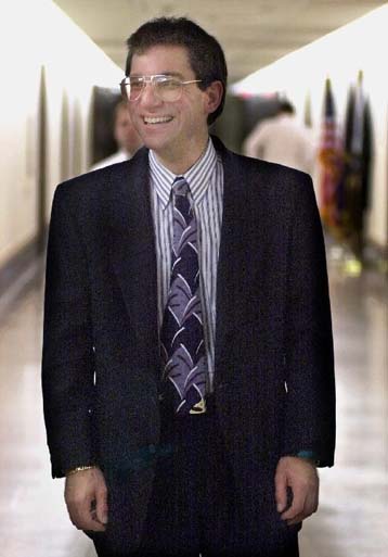 Καριέρα αρθρογράφου πληροφορικής επιζητεί ο γκουρού των χάκερ