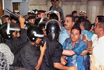 Αιγυπτιακό δικαστήριο καταδικάζει βουλευτές του κυβερνώντος κόμματος για σκάνδαλο διαφθοράς