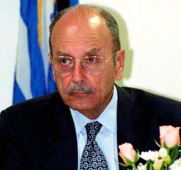 Νέες προοπτικές στις ελληνορωσικές σχέσεις ανοίγει η επίσκεψη Στεφανόπουλου στη Μόσχα