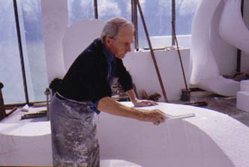 Εγκαινιάστηκε η έκθεση γλυπτών του Χένρι Μουρ στο Μουσείο Σύγχρονης Τέχνης της Ανδρου