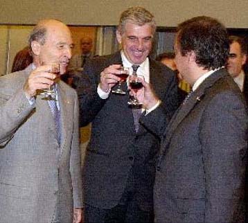 Οι ιδιωτικοποιήσεις και οι ομαλές σχέσεις με τις επιχειρήσεις, πρώτες προτεραιότητες του ΥΠΕΘΟ