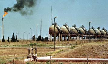 Τρεις νεκροί και τουλάχιστον 40 τραυματίες από έκρηξη σε διυλιστήριο στο Κουβέιτ