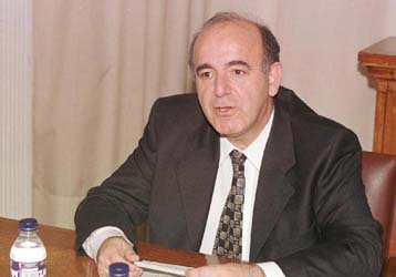 Μείωση της φορολογίας επιχειρήσεων και κεφαλαίου σχεδιάζει το υπουργείο Οικονομικών