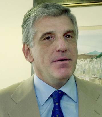 Πρέπει να επιτύχουμε ρυθμό ανάπτυξης μεγαλύτερο του 5%