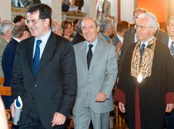 Ευχαριστώ Σημίτη σε Χριστόδουλο για ΟΝΕ σε κλίμα έντασης