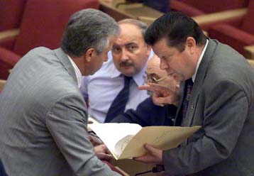 Εν μέσω αντιδράσεων η συζήτηση του νομοσχεδίου για τον έλεγχο των ρωσικών περιφερειών