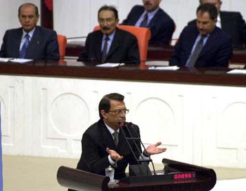 Η τουρκική Εθνοσυνέλευση καταψήφισε την πρόταση παραπομπής του Γιλμάζ σε δίκη