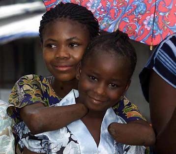 Κατάφωρη η παραβίαση των δικαιωμάτων των παιδιών στη Σιέρα Λεόνε