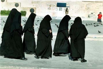 Σχόλια και αντιδράσεις στη συγκέντρωση της Εκκλησίας στην Αθήνα