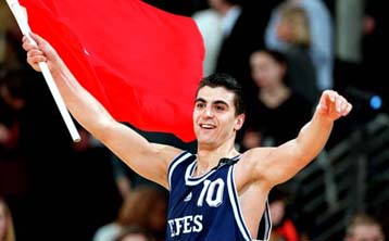 Επαφή Κουτλουάι με ΑΕΚ