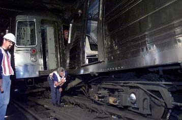 Ογδόντα εννέα τραυματίες σε εκτροχιασμό του μετρό της Νέας Υόρκης