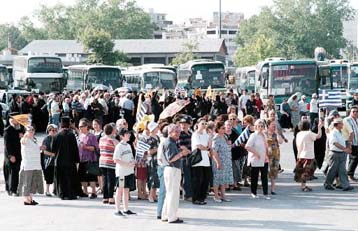Ολα έτοιμα για τη λαοσύναξη – Συγχαρητήριo τηλεγράφημα  Χριστόδουλου προς Σημίτη για ΟΝΕ