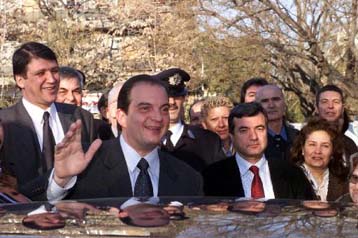 Θετική η ένταξη στην ΟΝΕ αλλά χρειάζεται σκληρή δουλειά, επισημαίνουν οι πολιτικοί αρχηγοί