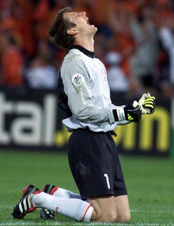 Αμφίβολος ο Φαν Ντερ Σάαρ για το ντέρμπι του Δ Ομίλου με τη Γαλλία