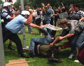 Βίαια επεισόδια σε εκδήλωση υποστήριξης προς τους αστέγους του Τορόντο