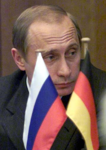 Απαγγέλθηκαν κατηγορίες στον Γκουζίνσκι, αμνηστία προτείνει ο Πούτιν