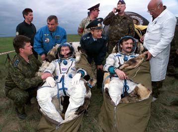 Επέστρεψε στη Γη το τελευταίο ίσως πλήρωμα του Μιρ