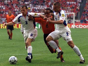 Για τη νίκη-πρόκριση η Ολλανδία με τη Δανία και η Γαλλία με την Τσεχία