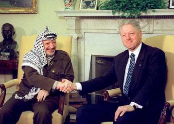 Για απροθυμία κατηγορεί τον Μπαράκ ο Αραφάτ και καλεί τις ΗΠΑ να δραστηριοποιηθούν