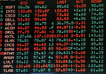 Πτώση για τον Nasdaq – Ανοδος του Dow Jones στο άνοιγμα της Πέμπτης