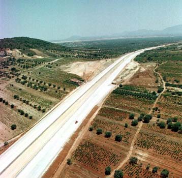 Στο παρά πέντε θα ολοκληρωθεί η οδική σύνδεση του αεροδρομίου των Σπάτων