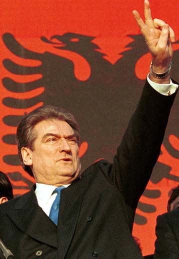 Διαδηλώσεις Αλβανών στο Κόσοβο για την απαγόρευση εισόδου στον Μπερίσα