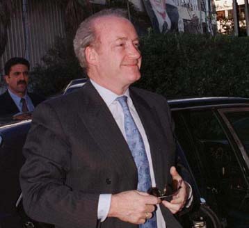 Πονοκέφαλο προκάλεσαν στο Παρίσι δηλώσεις του Βεντρίν για τον Ασαντ